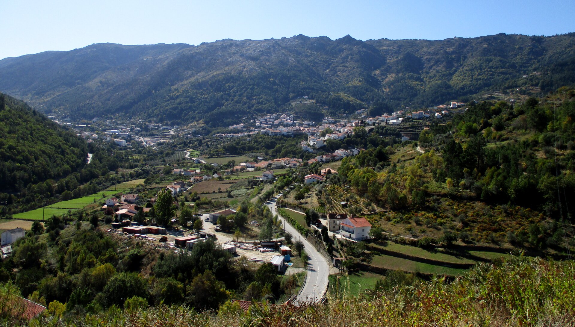 Região Serra da Estrela durante estação de verão